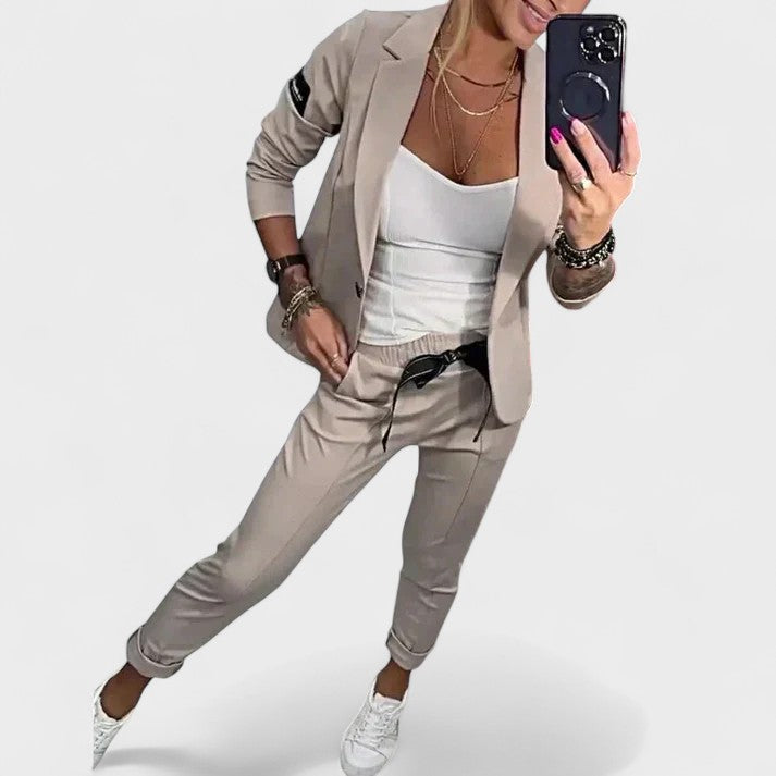 Adriana - Elegantní souprava