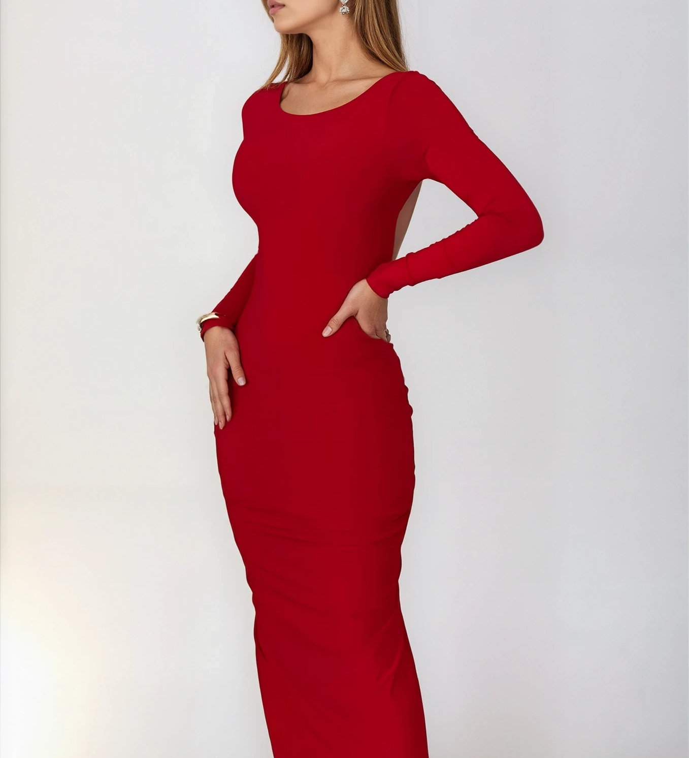 Agathe | Elegantní šaty s odhalenými zády