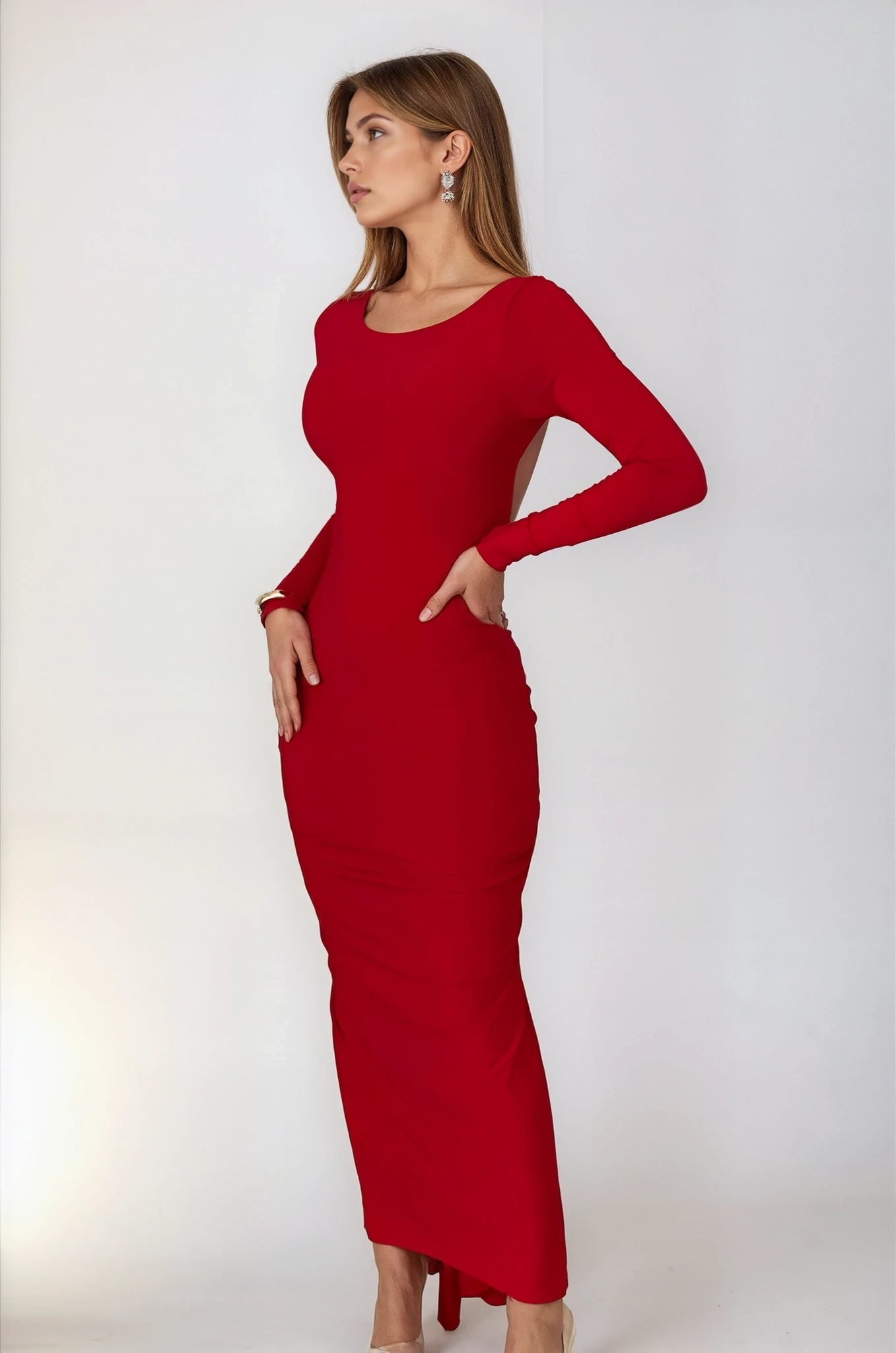 Agathe | Elegantní šaty s odhalenými zády