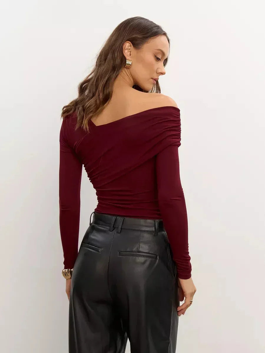 Clara Monroe Top na jedno rameno