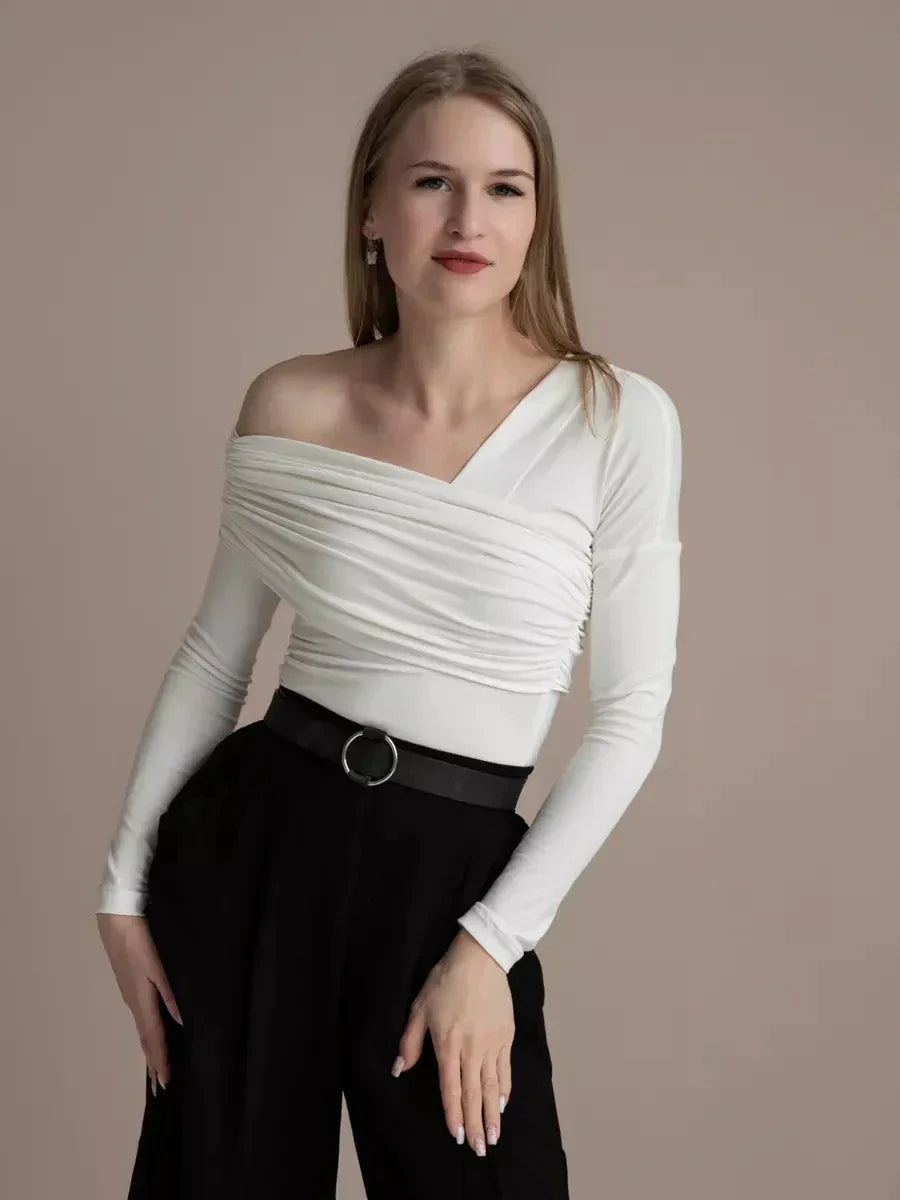 Clara Monroe Top na jedno rameno