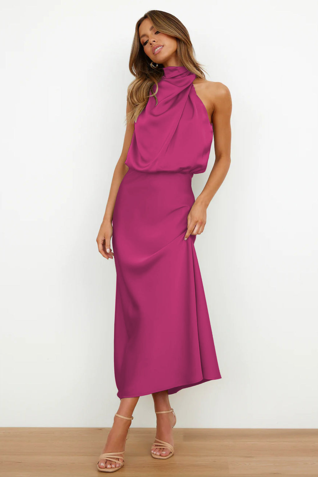 Tyra | Elegantní večerní šaty s halter výstřihem