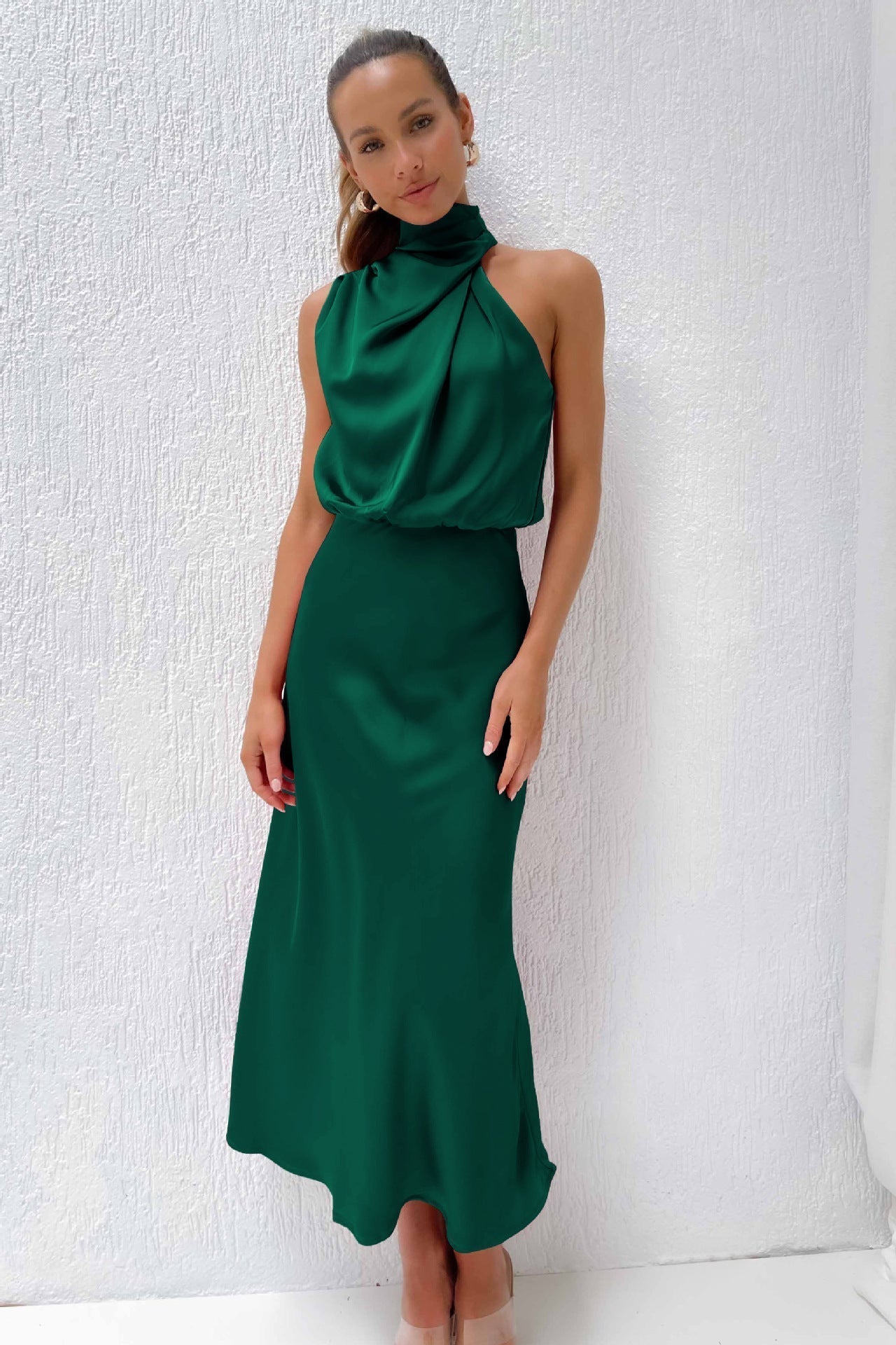 Tyra | Elegantní večerní šaty s halter výstřihem