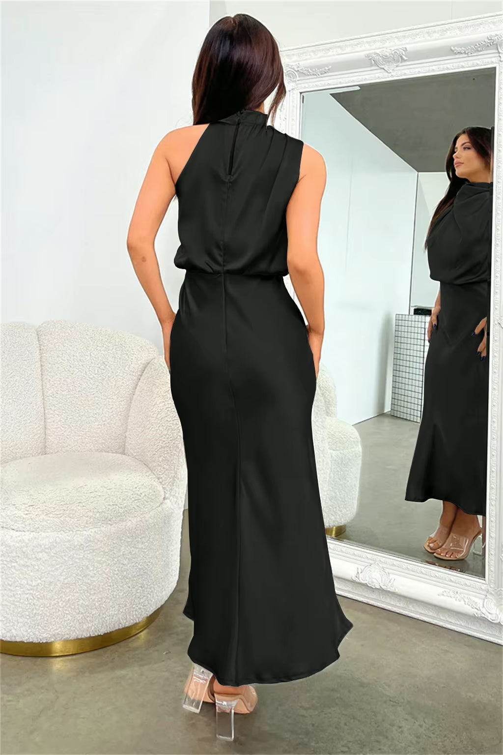 Tyra | Elegantní večerní šaty s halter výstřihem