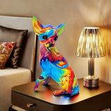 Vibrantní stolní lampa s čivavou z pryskyřice